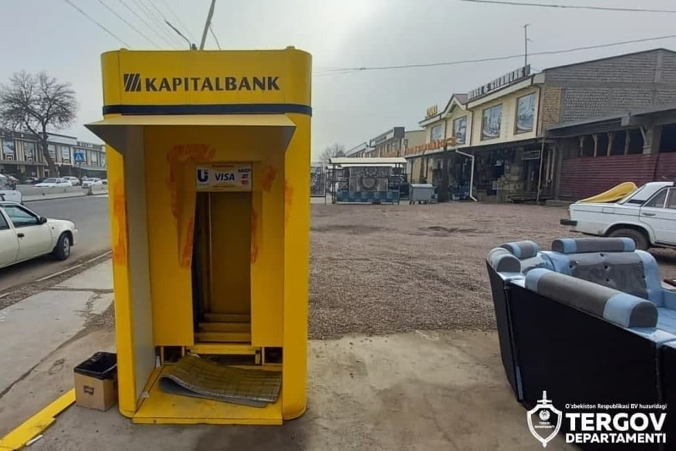 Thieves steal an ATM in Tashkent region