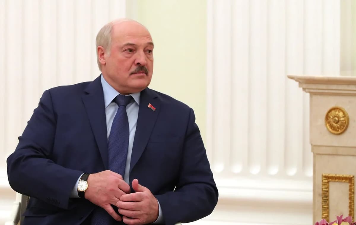 «А я сейчас покажу, откуда на Беларусь готовилось нападение…»: Как Александр Лукашенко стал мемом