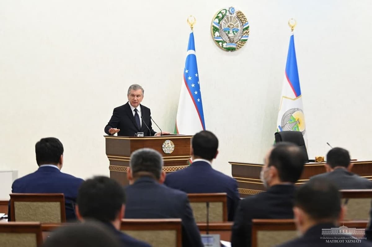 “Haydovchilik guvohnomasini o‘qimasdan olish oddiy holga aylanib qoldi” - Prezident avtomaktablar bo‘yicha topshiriqlar berdi