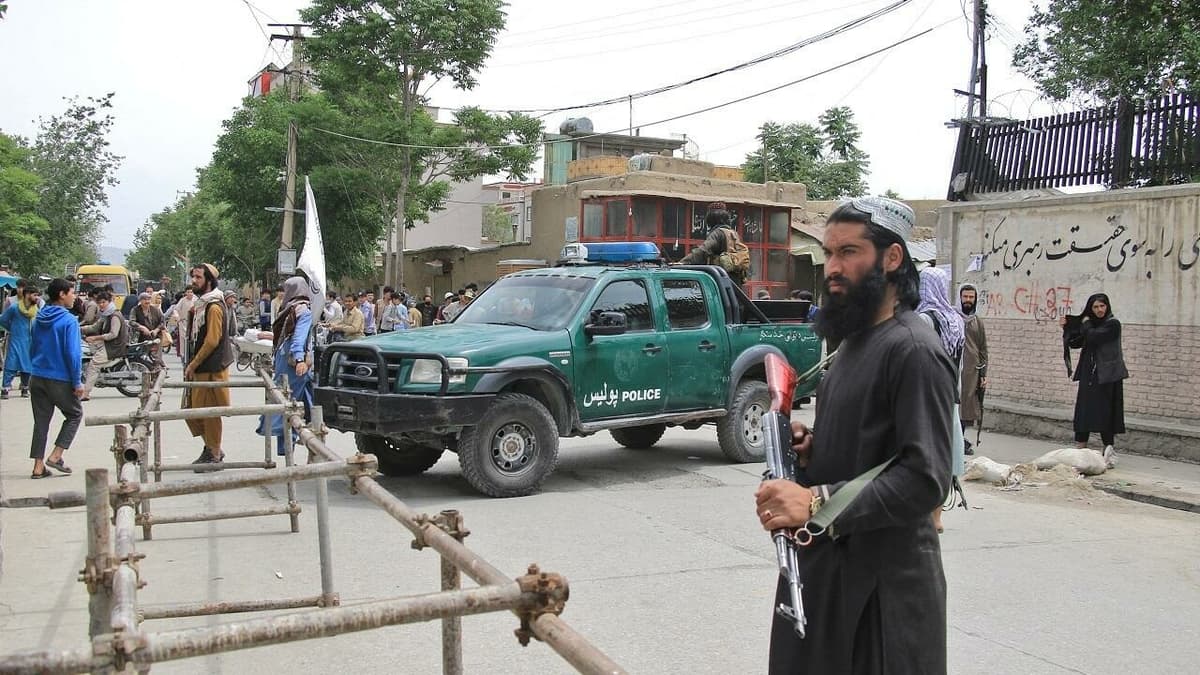 Kobuldagi masjidda portlash oqibatida kamida 10 kishi halok bo‘ldi