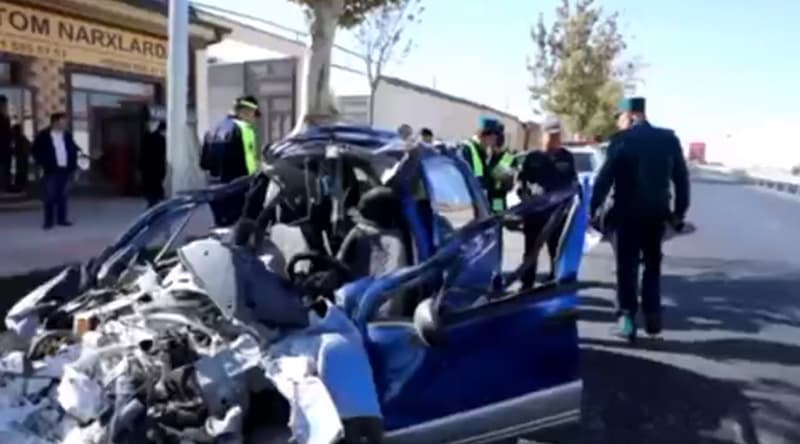 Samarqandda katta tezlikda harakatlanib yuk mashinasi ostiga kirib ketgan Matiz haydovchisi vafot etdi