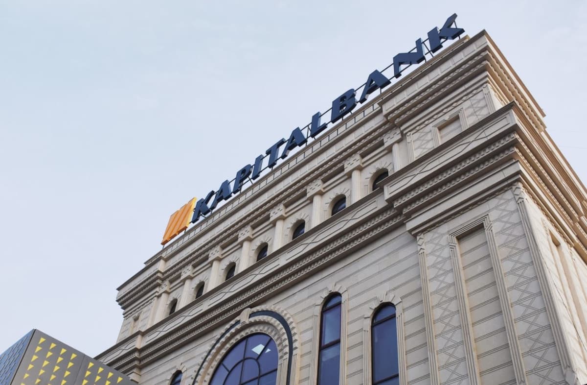 Alisher Usmanov’s affiliate company sells shares of Kapitalbank