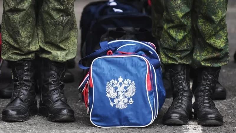 Rossiya armiyasi maktab bitiruvchilarini ham shartnoma asosida qabul qiladi. Davlat dumasi qonunni o‘zgartirmoqda