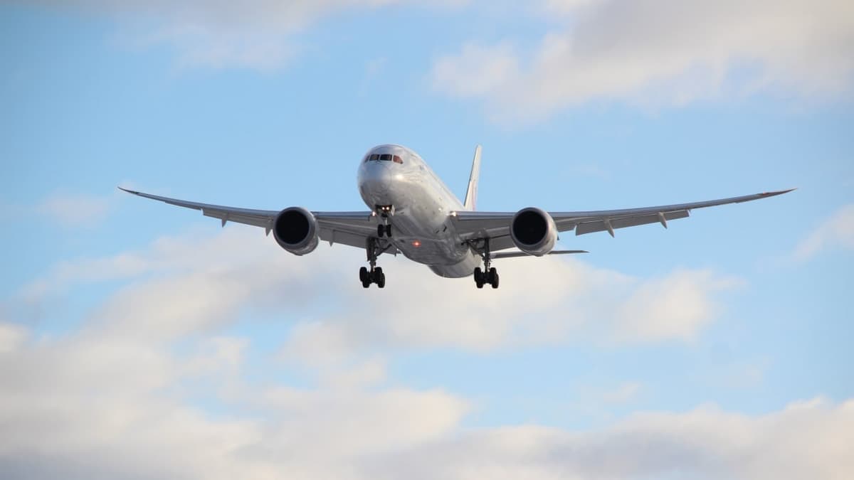 Air Astana va Pegasus Rossiyaga parvozlarni to‘xtatmoqda, Turkish Airlines Rossiya fuqarolariga xizmat ko‘rsatishni chekladi