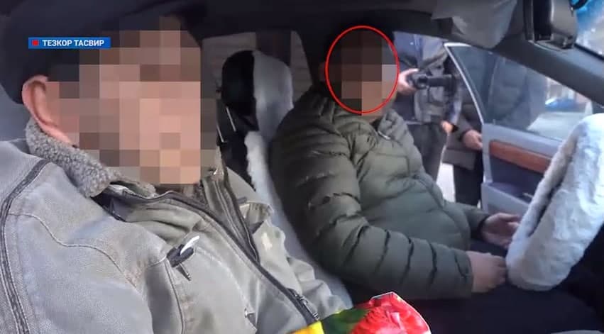 Главный специалист хокимията в Бекабаде задержан при получении 128000 долларов