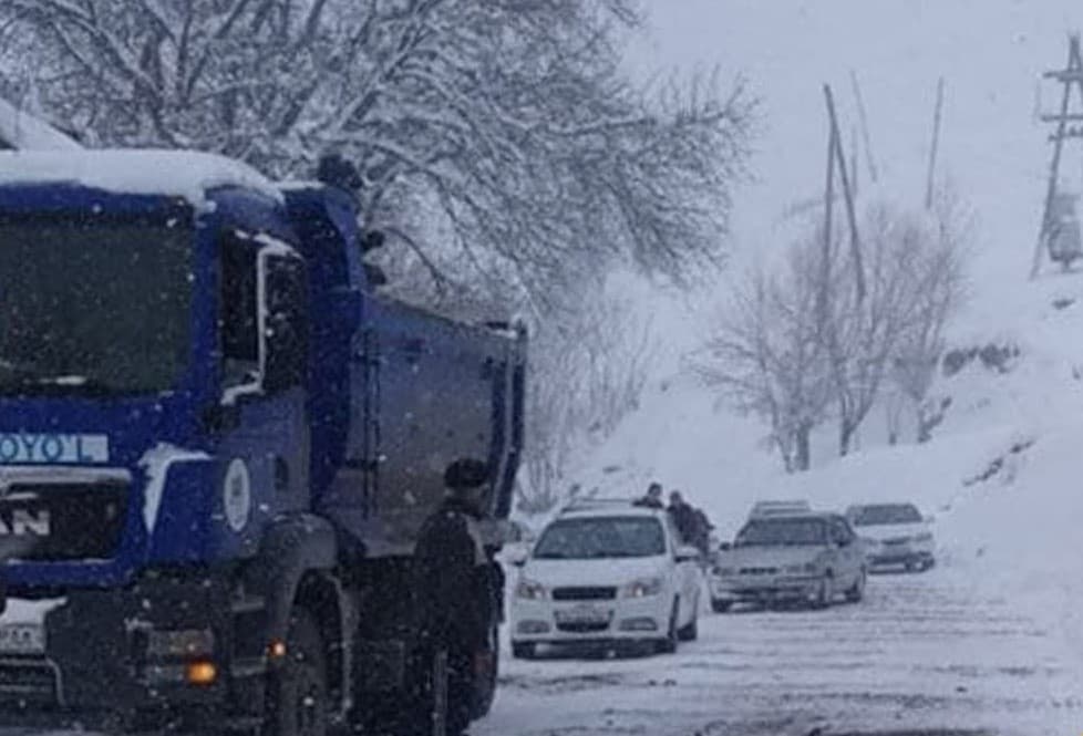 “Taxtaqoracha” dovonida avtotransport vositalari harakati vaqtincha to‘xtatildi