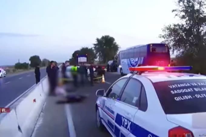 Jizzaxda mashina ikki o‘quvchini urib ketdi. Ulardan biri vafot etdi