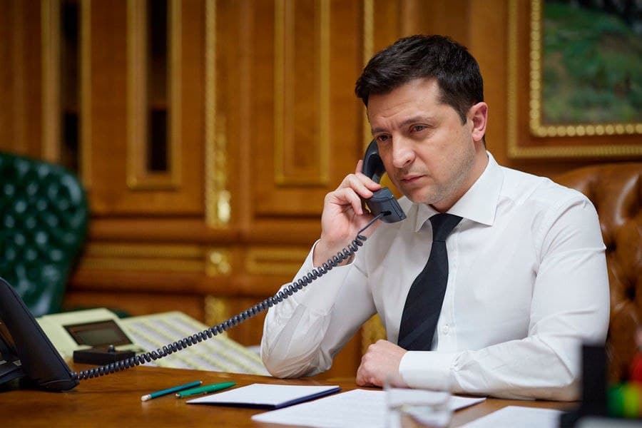 Zelenskiy o‘zaro uchrashuvni kelishib olish uchun Putinga qo‘ng‘iroq qilishga tayyorligini aytdi