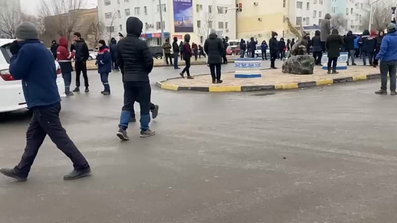 Қозоғистонда газ нархи ошишига қарши норозилик намойишлари бўлиб ўтди