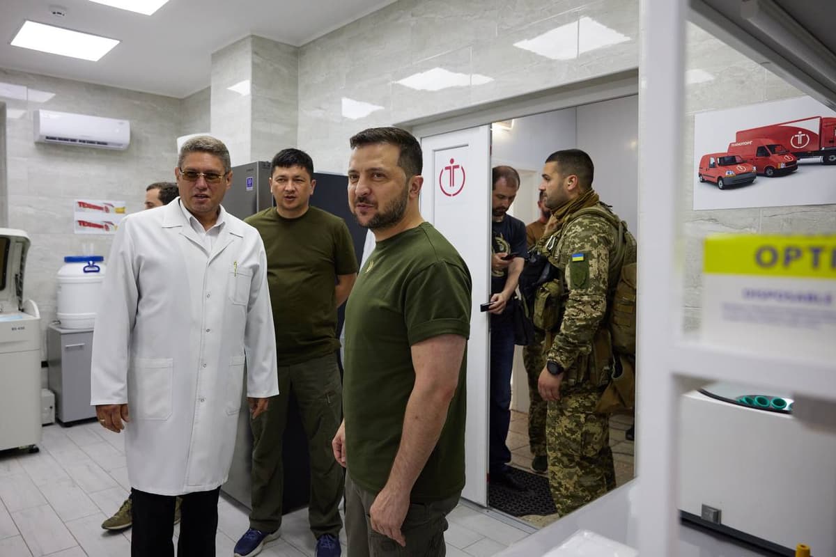 Zelenskiy Nikolayev oblastidagi front chizig‘iga bordi