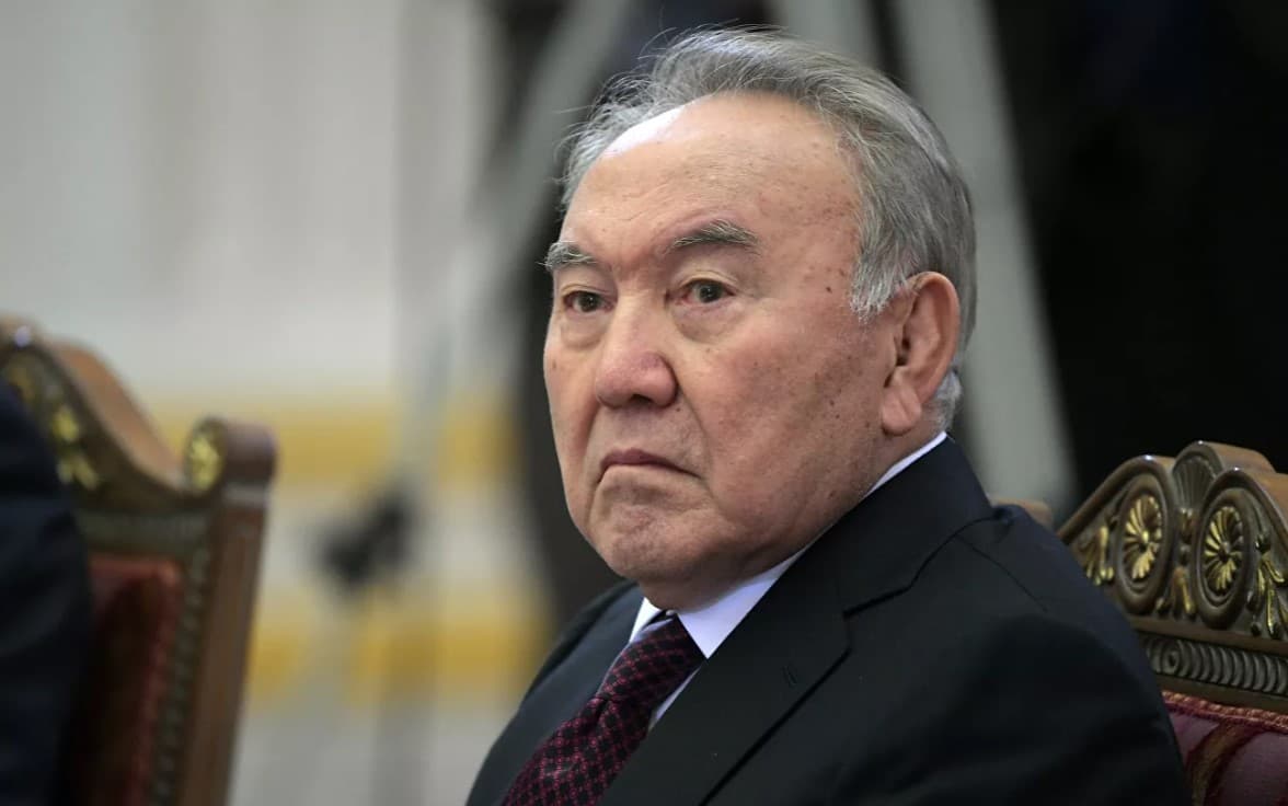 Нурсултан Назарбаев решил сложить полномочия лидера партии власти «Нур Отан»