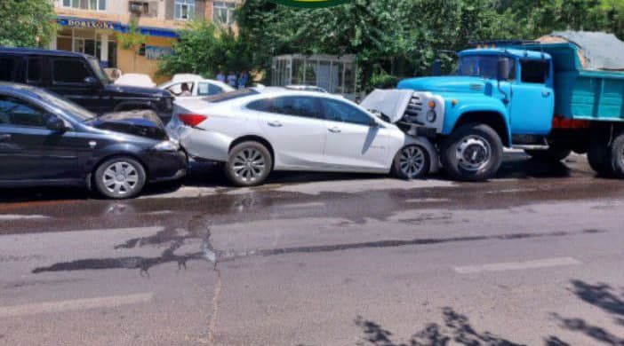 Toshkentda 6 ta avtomashina ishtirokida YTH sodir bo‘ldi