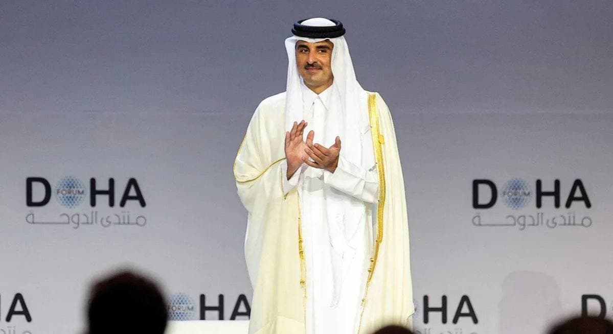 Emir of Qatar arriving in Uzbekistan