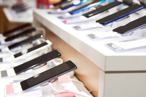 Özbekistonga 180 mln dollarlik mobil telefonlar olib kelindi