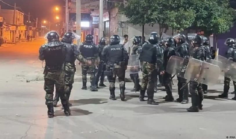 Aminiy vafotiga bir yil: Eronda yuzlab odamlar qo‘lga olindi