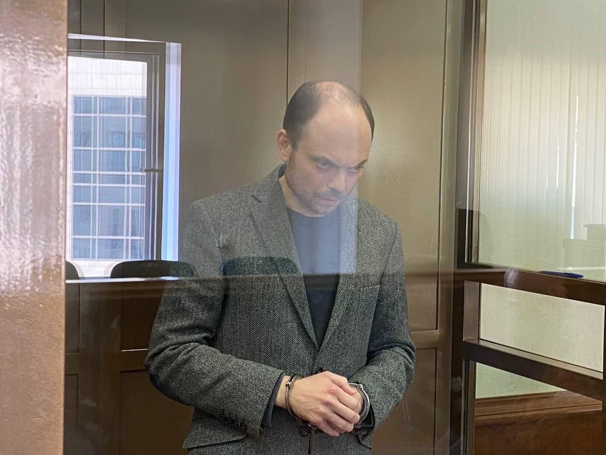 Rossiyada muxolifatchi Vladimir Kara-Murza 25 yilga qamaldi