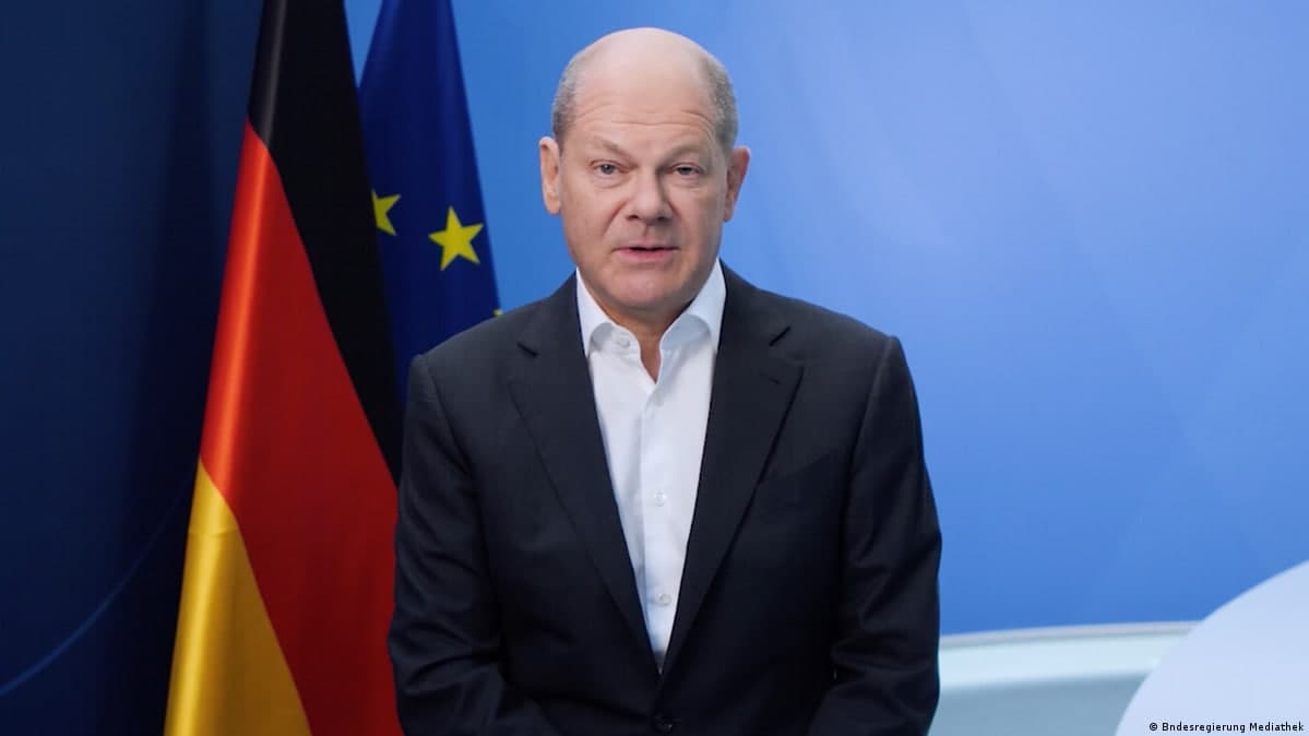 Germaniya kansleri Putin unga tahdid qilgani haqidagi xabarni rad etdi