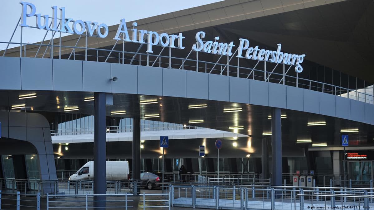Peterburgdagi Pulkovo aeroporti «noma’lum obekt» tufayli yopildi
