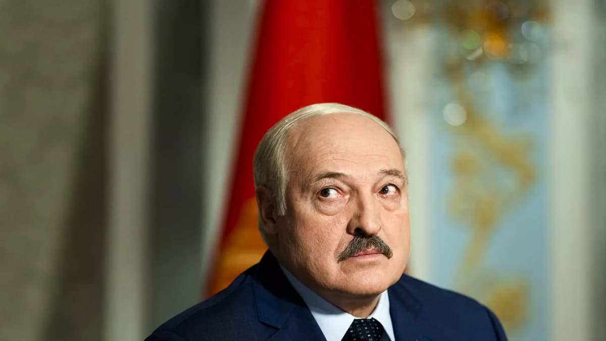 Европарламент Лукашенконинг мол-мулкини мусодара қилишга чақирди