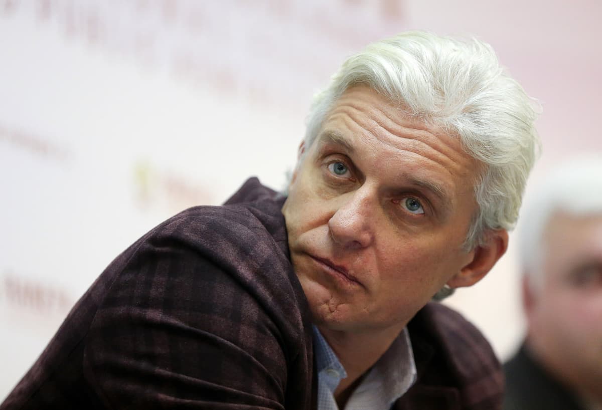 Буюк Британия Олег Тинковга қарши санкцияларни бекор қилди
