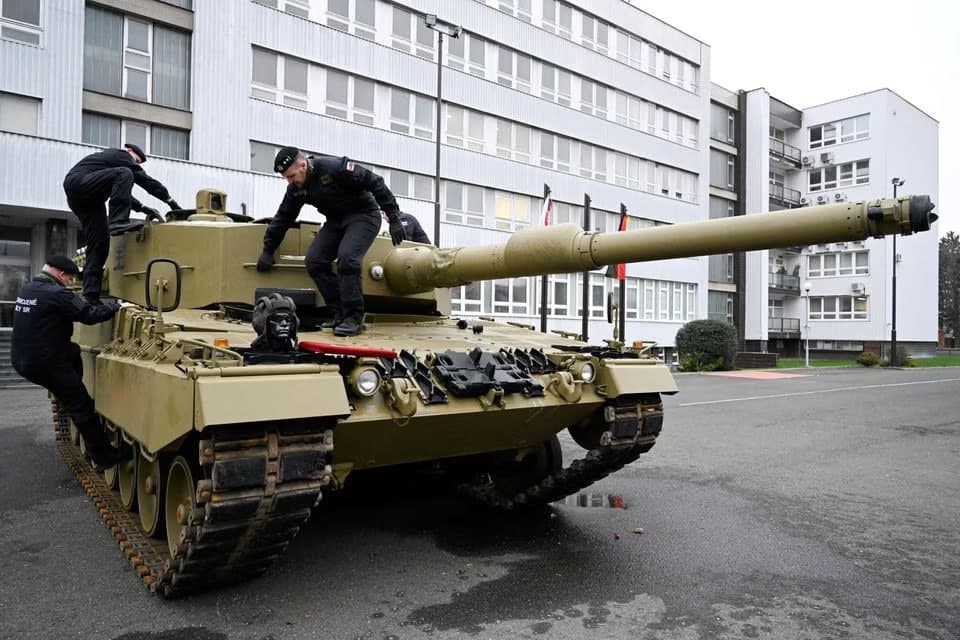 Инструктор ВСУ сравнил пересадку в танк Leopard с вождением Porsche
