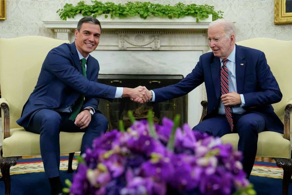 AQSh prezidenti va Ispaniya bosh vaziri Ukrainaga yordam masalasini muhokama qildi