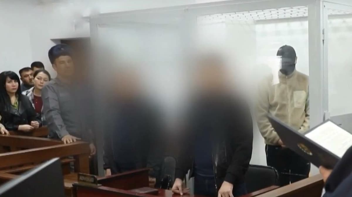 Criminal group deceives people about winning a Green Card, embezzles their 4 billion soums