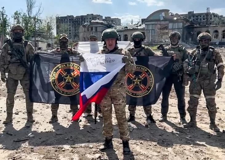 Shoygu barcha XHKga Rossiya Mudofaa vazirligi bilan shartnoma imzolashni buyurdi