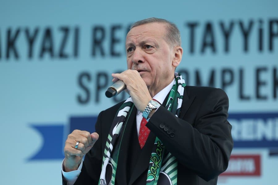 Turkiyada ikki haftadan so‘ng prezidentlik saylovlari. So‘rovlar Erdo‘g‘an yutqazishi mumkinligidan darak bermoqda