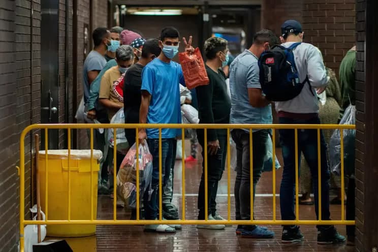 Boshqa joyda yashaganingiz ma’qul - Nyu-York migrantlar oqimini kamaytirmoqchi