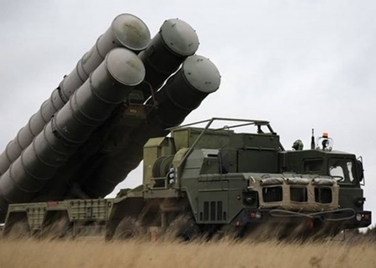 Rossiya Belarusdan zenit-raketa komplekslari uçun yana 20 ta raketani olib çiqdi