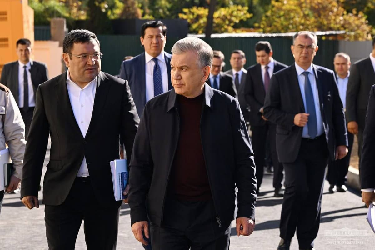 Shavkat Mirziyoyev Shayxontohurda qurilgan yangi podstansiya bilan tanishdi