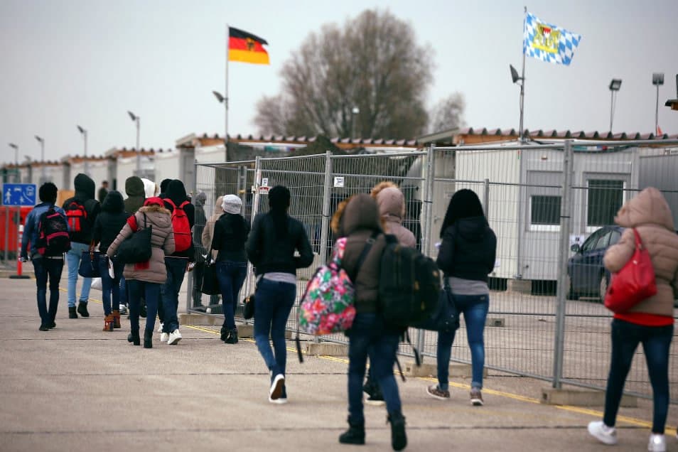 Germaniyadan boşpana söragan rossiyaliklar soni keskin oşdi