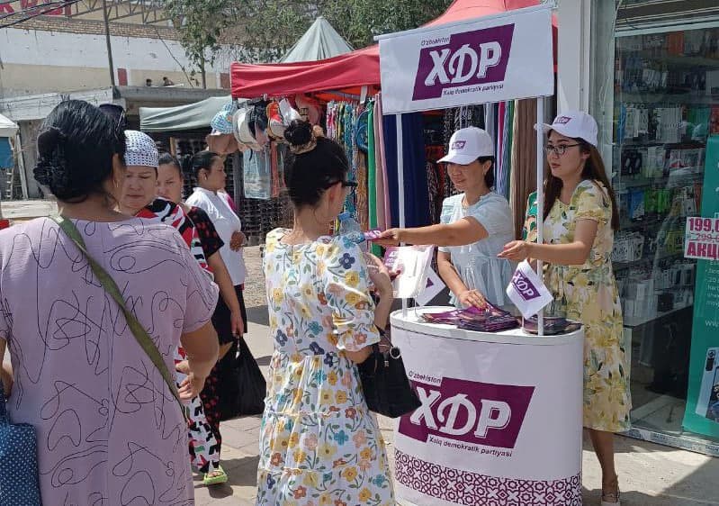 XDP volontyorlik guruhlari Ulug‘bek Inoyatovning saylovoldi dasturini targ‘ib qilyapti
