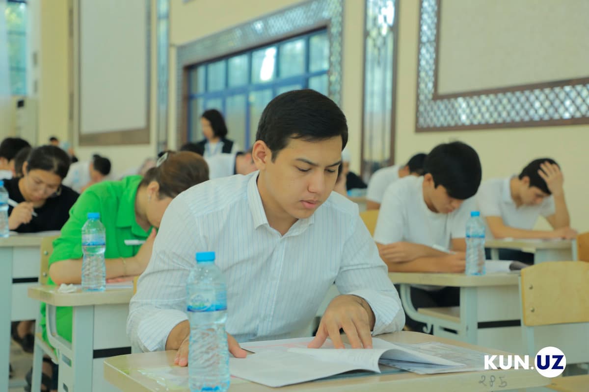 Abituriyentlarga test sinovida foydalanish uchun ayrim qo‘llanmalar berilgan