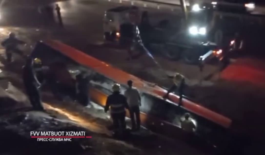 Qamçiqda tormozi işlamay qolgan yuk avtomobili yöl çetidagi xandaqqa tuşib ketdi