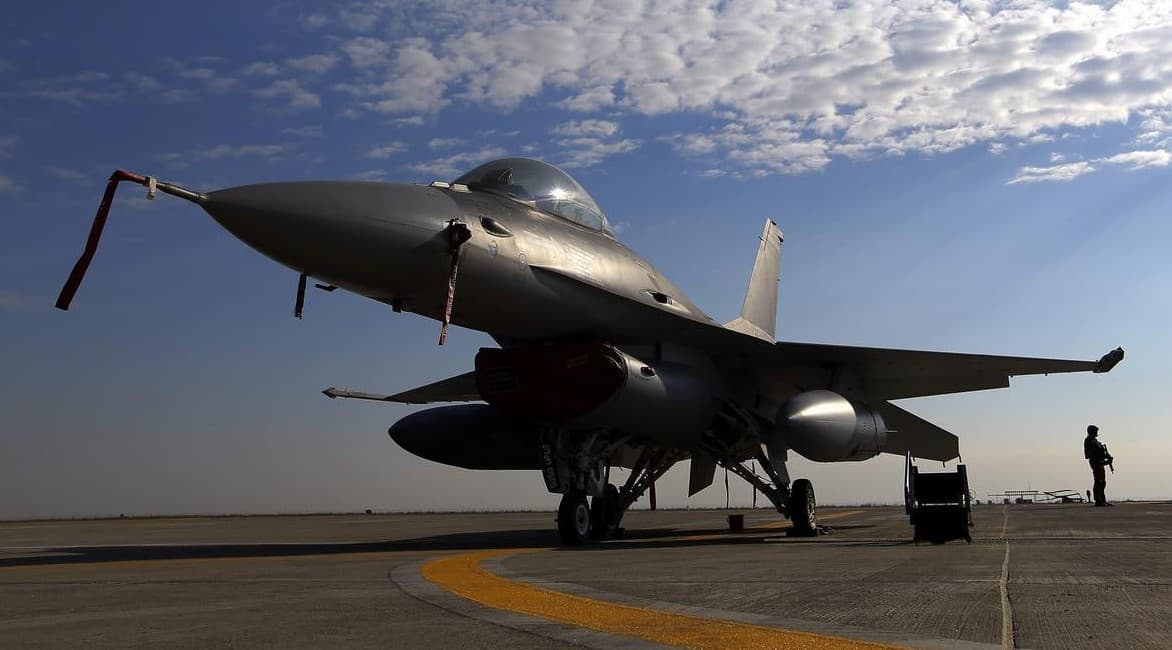 AQŞ Ukrainaga F-16 qiruvçi samolyotlarini yetkazib berişi mumkin