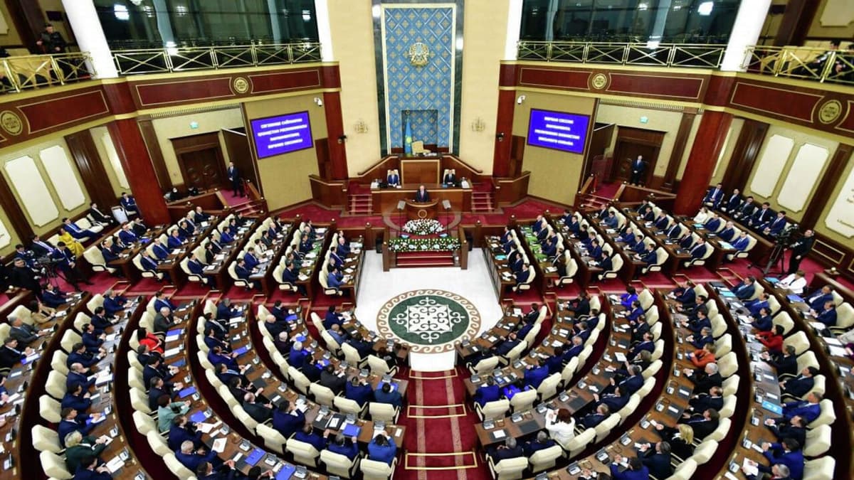 Правительство Казахстана ушло в отставку