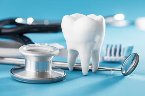 Toshkentda stomatologiya klinikasidan 118 mln so‘mlik tish implantlari o‘g‘irlandi