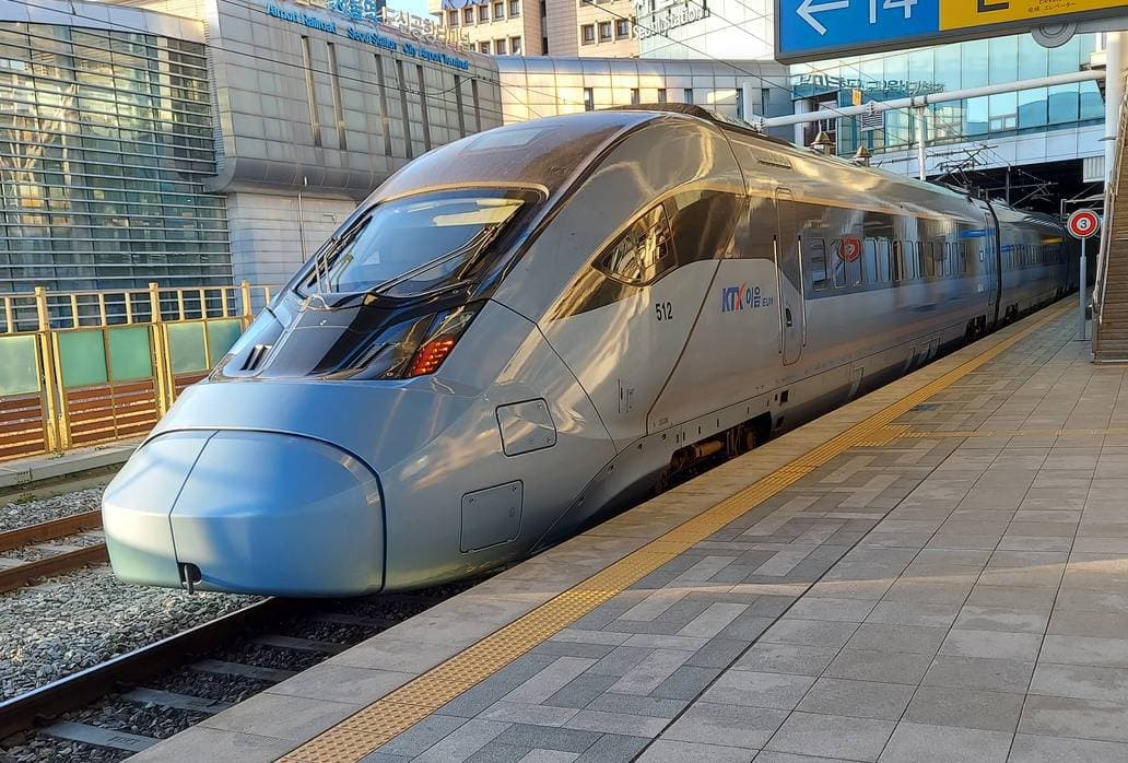 Uzbekistan to purchase 36 trains from Korea and Czech Republic