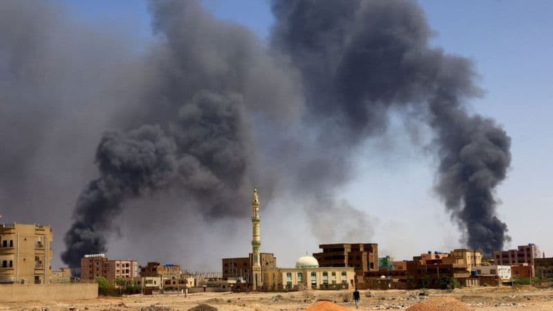 Sudan poytaxtida hokimiyat uchun kurashayotgan kuchlar o‘rtasida yana janglar boshlandi