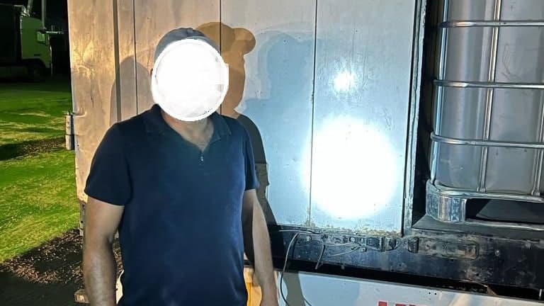 В Узбекистан пытались нелегально ввезти более 20 тонн бензина