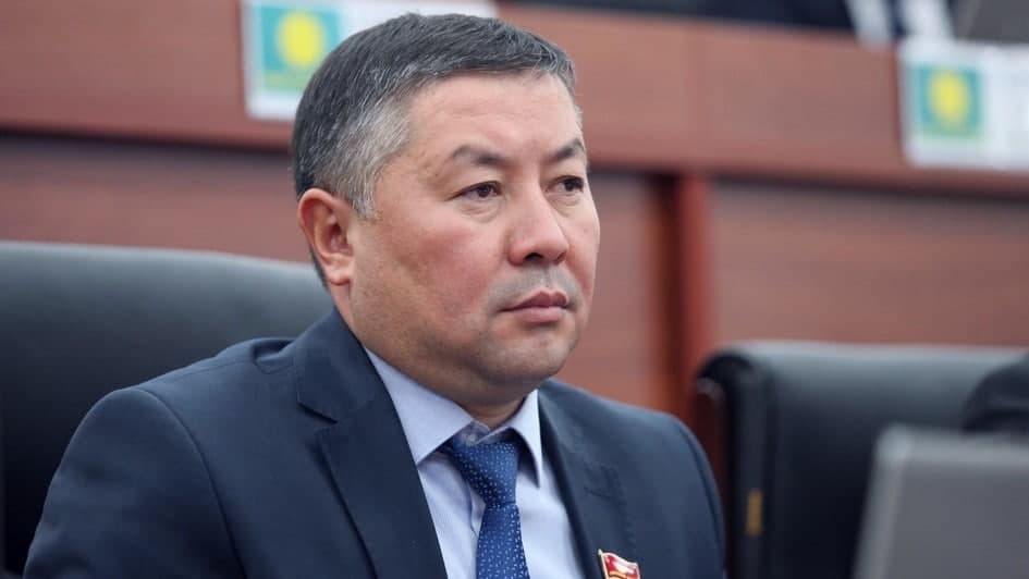 Qirğizistonda parlamentning sobiq spikeri Kanat Isayev hibsga olindi