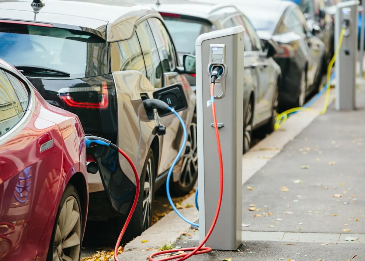 YeIda birinchi marta elektromobillar dizelli mashinalarga qaraganda ko‘proq sotildi