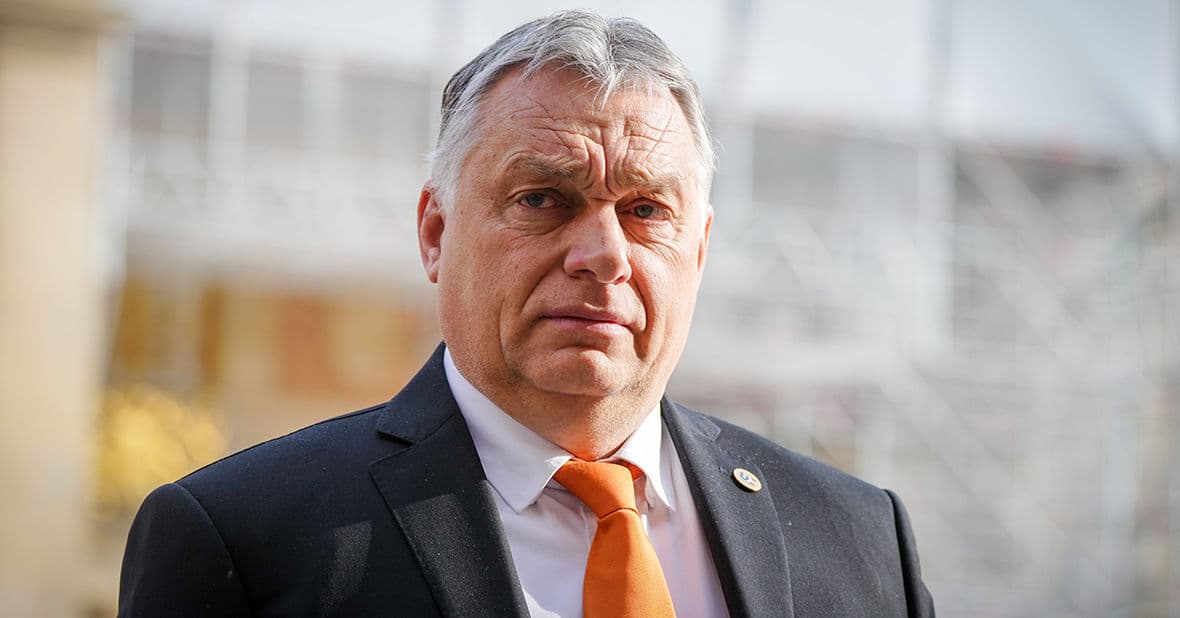 Orban Ğarb davlatlarining Ukrainaga qurol yetkazib berişini xato deb atadi