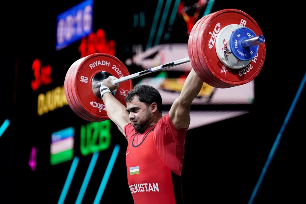 Акбар Джураев и Руслан Нурудинов завоевали золото и серебро чемпионата мира по тяжелой атлетике
