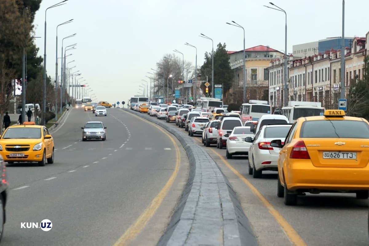 Сколько новых легковых автомобилей было зарегистрировано за 6 месяцев?