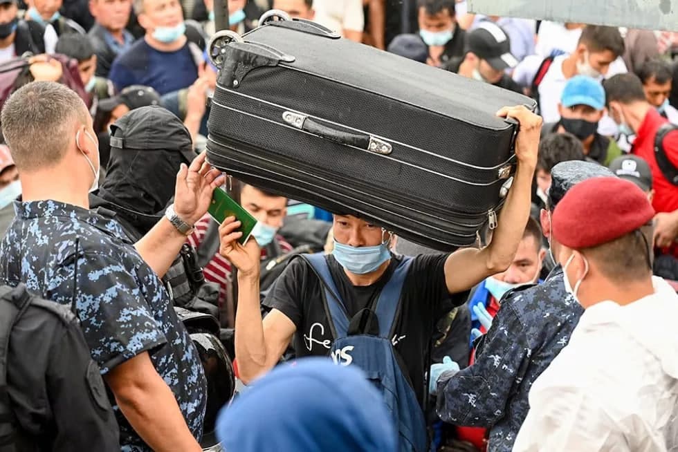 Rossiyada deportatsiya qilingan migrantlarning bir qismini qaytariş taklif etildi