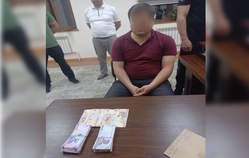 An official in Navoi arrested for corruption