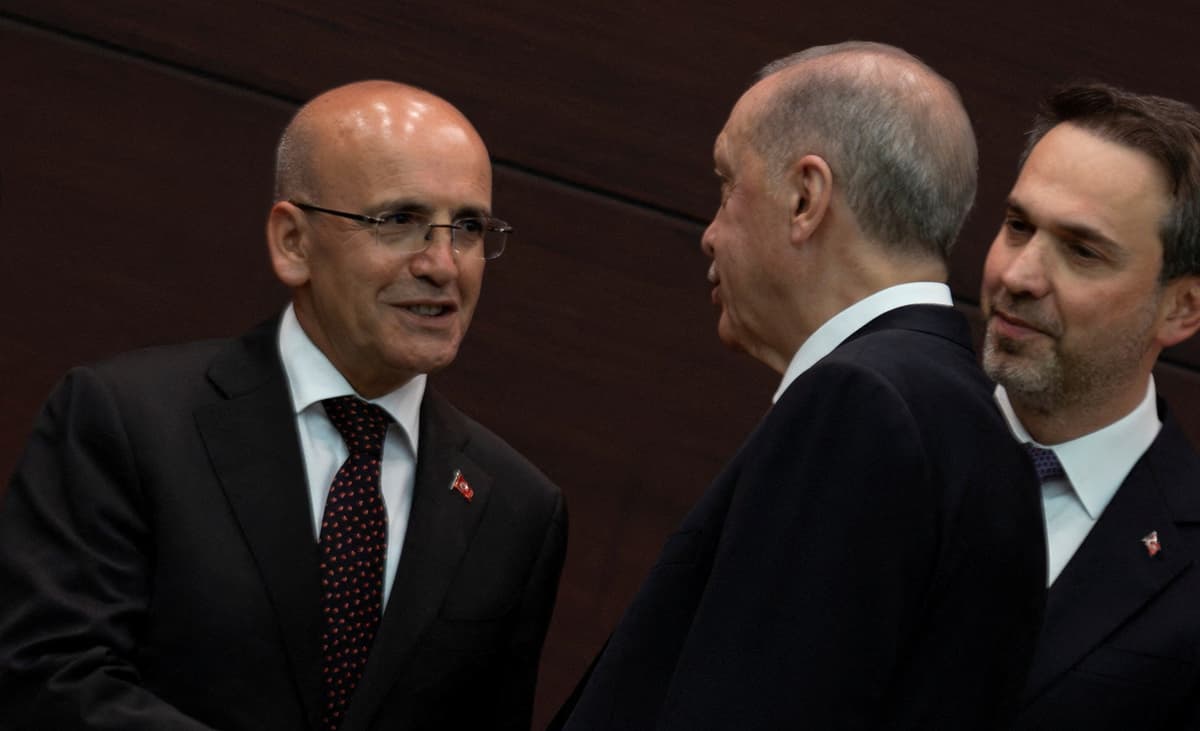 Mehmet Shimshek iqtisodiy siyosatni o‘zgartirishga Erdo‘g‘anni qanday ko‘ndirdi?